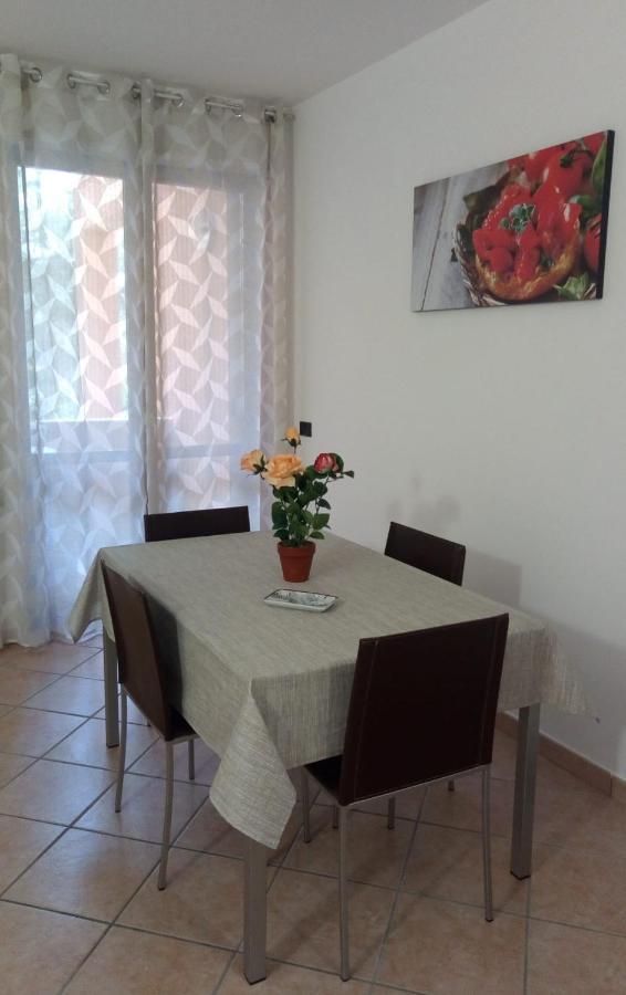 Rosahouse Apartment เลชเช ภายนอก รูปภาพ