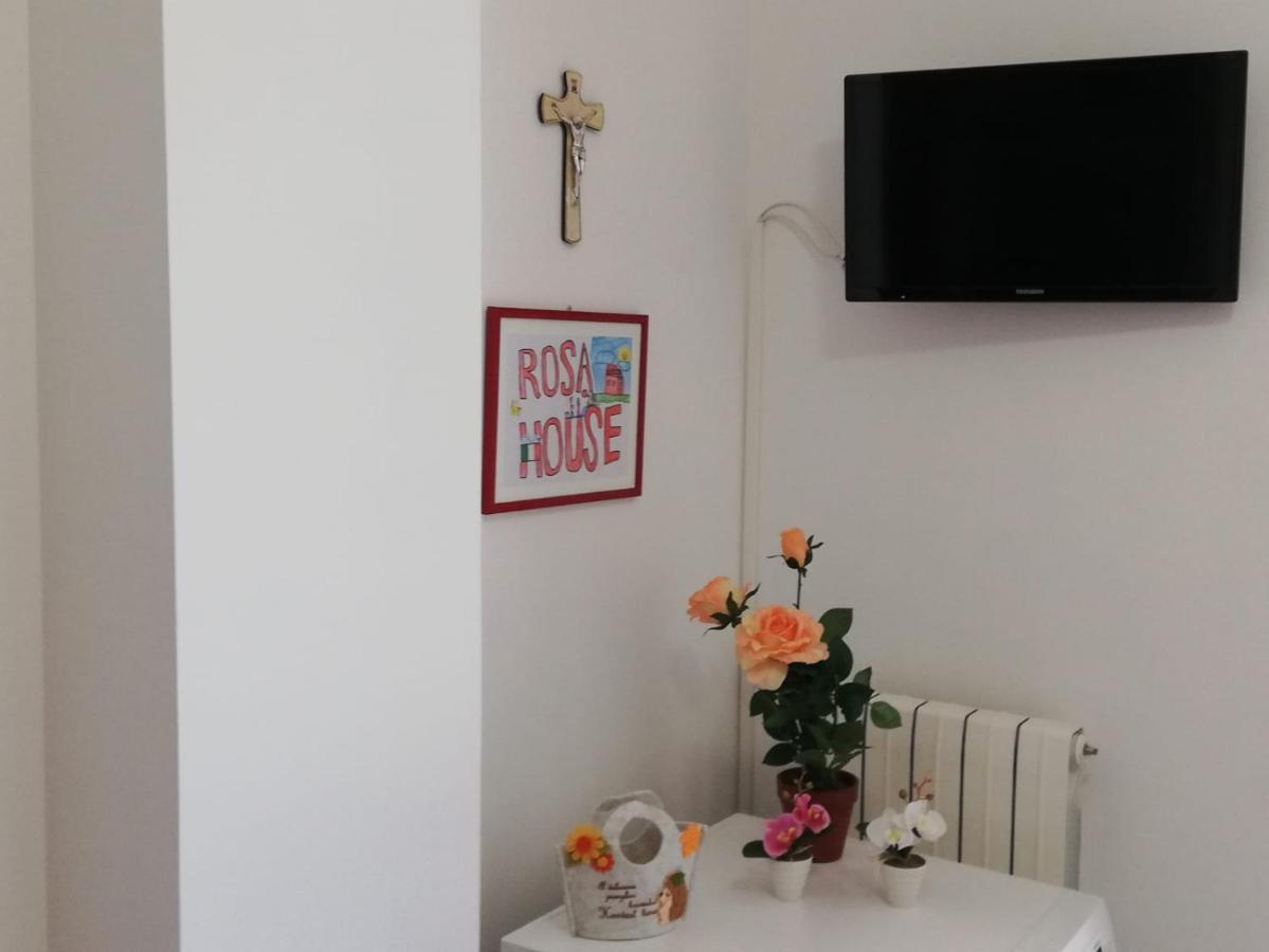 Rosahouse Apartment เลชเช ภายนอก รูปภาพ